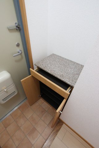 収納　シューズボックス