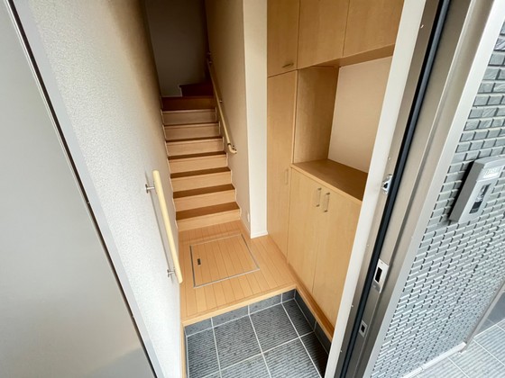 玄関　※別部屋の写真です