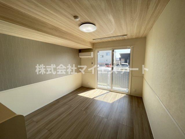 居室・リビング　同型物件