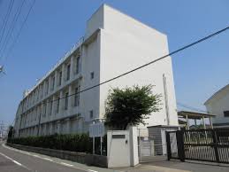 小学校　高石市立高石小学校（小学校）まで498m