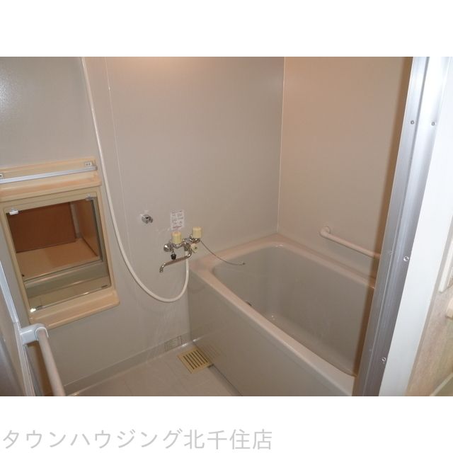 バス・シャワールーム　バス