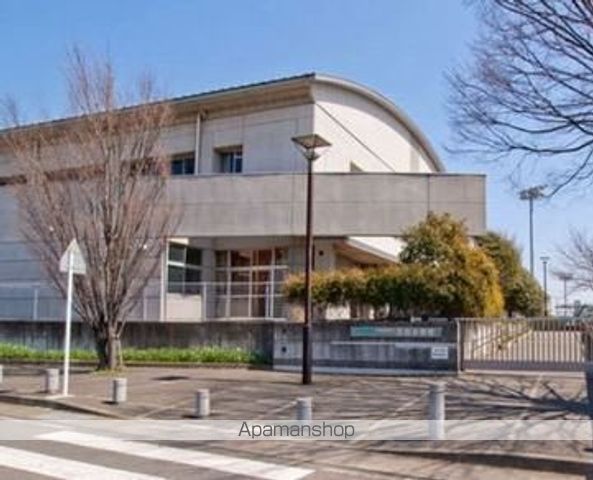 小学校　伊勢原市立石田小学校（小学校）まで596m