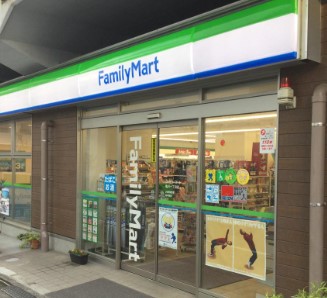 コンビニ　ファミリーマート亀沢一丁目店（コンビニ）まで104m