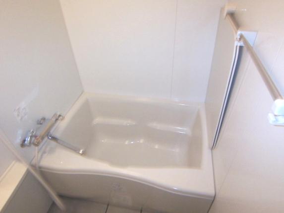 バス・シャワールーム　※同物件別部屋写真