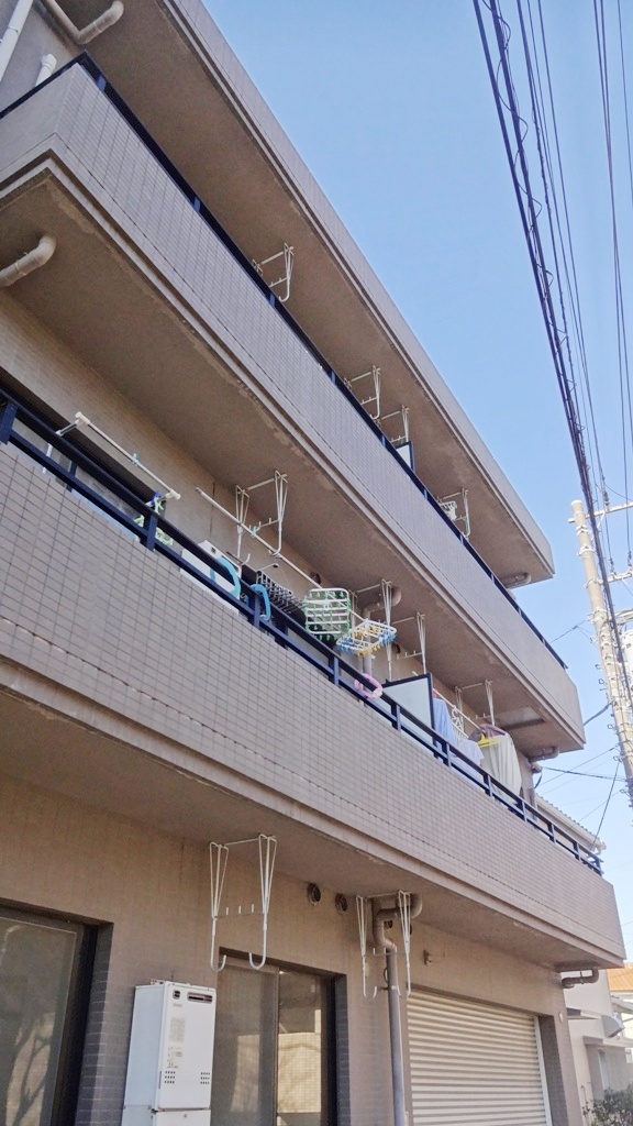 建物外観　鉄筋コンクリート造の大型マンション♪