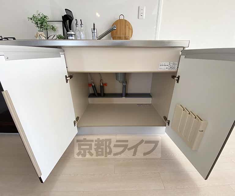 その他設備　しっかりとした玄関ドア。