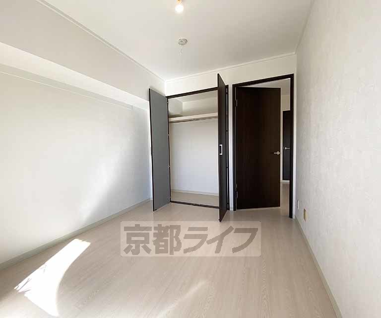 その他部屋・スペース　すっきりとした廊下。
