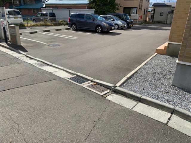 駐車場　駐車場