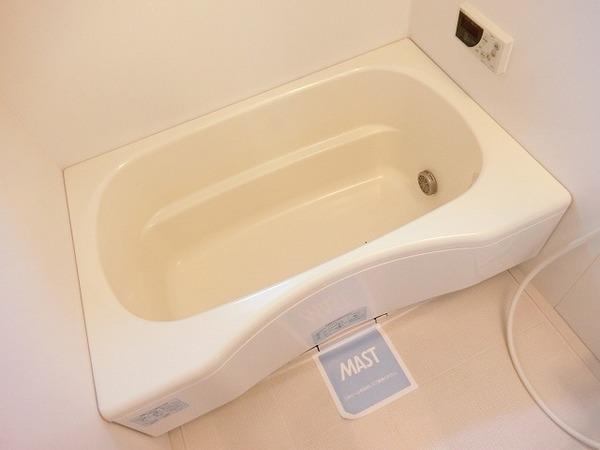 バス・シャワールーム　大型浴室！追い焚き有り！