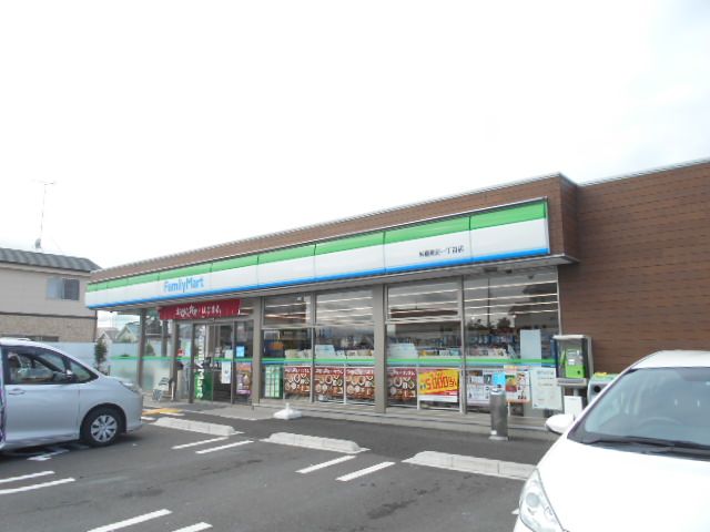 コンビニ　ファミリーマート岩槻東町一丁目店（コンビニ）まで84m