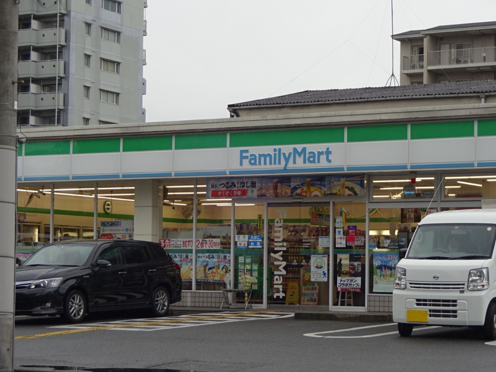 コンビニ　ファミリーマート 西院清水町店（コンビニ）まで336m