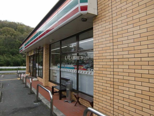 コンビニ　セブンイレブン 彦根大堀町店（コンビニ）まで1042m