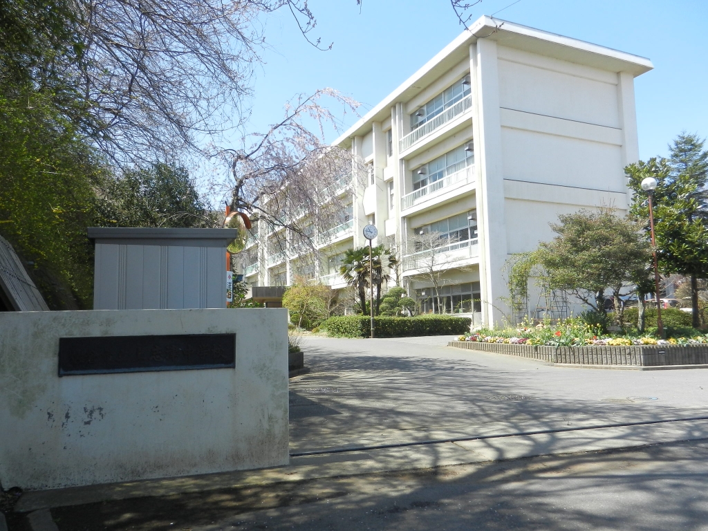中学校　佐倉市立上志津中学校（中学校）まで1550m