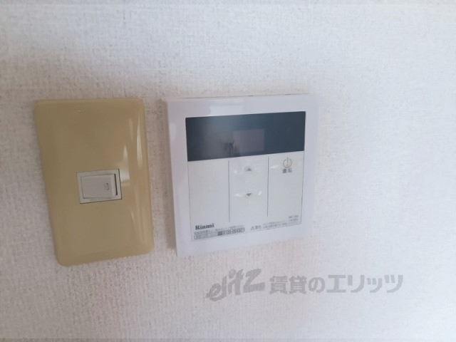 その他設備　給湯器リモコン