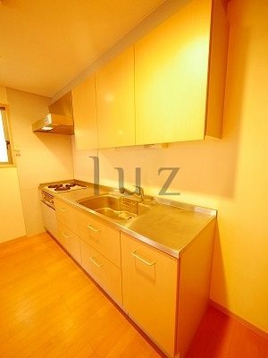 キッチン　グリル付！3口コンロのシステムキッチンです！