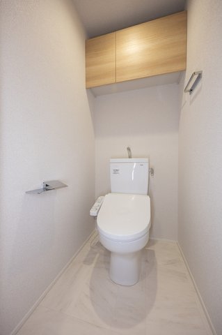 トイレ　※写真は同タイプ住戸です。