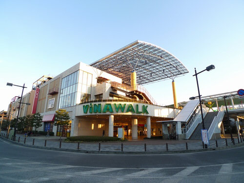 ショッピングセンター　VINAWALK（ショッピングセンター）まで896m
