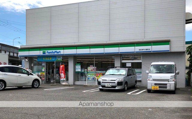 コンビニ　ファミリーマート（コンビニ）まで449m