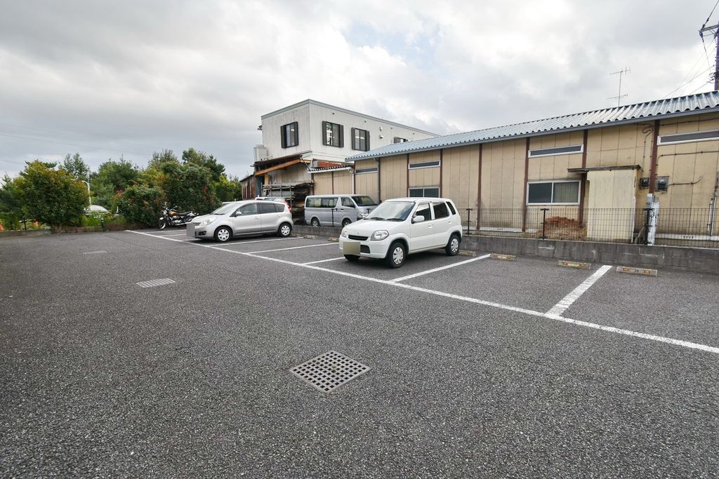 駐車場　駐車場