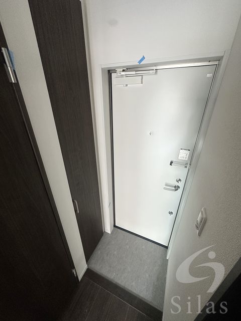 フィアスコート白鷺駅前の玄関写真