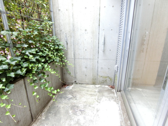 バルコニー　広いバルコニーです