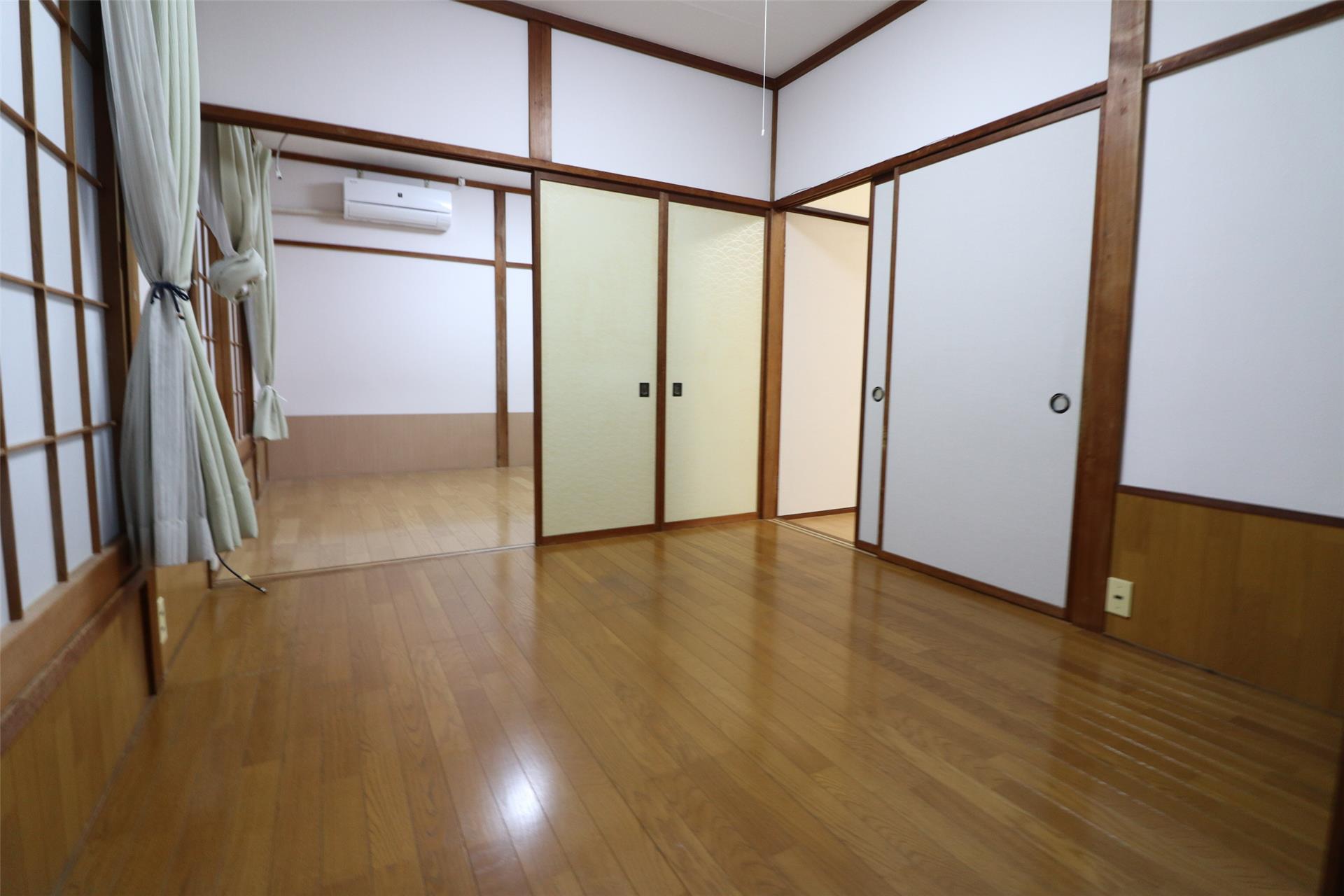 ひまわり荘の居間写真
