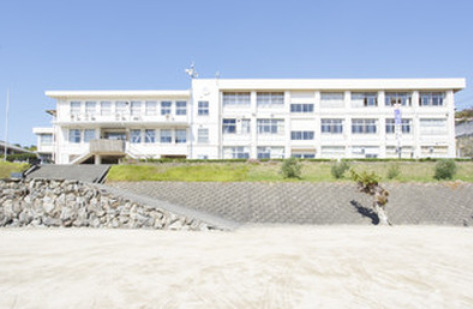 中学校　倉敷市立下津井中学校（中学校）まで1820m