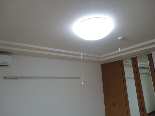 その他　照明付きのお部屋です(^^♪