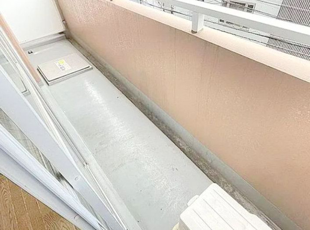バルコニー　陽当たり良好なバルコニーです
