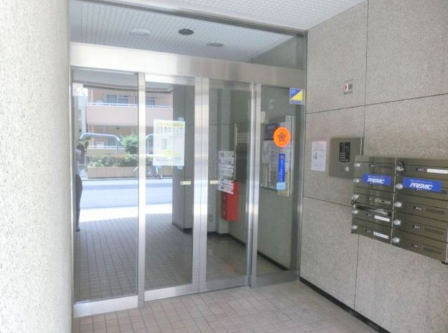 エントランス　建物の内部です