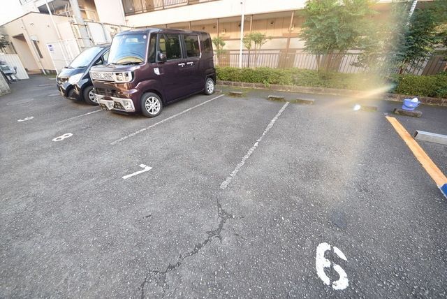駐車場　★敷地内に駐車場ございます★
