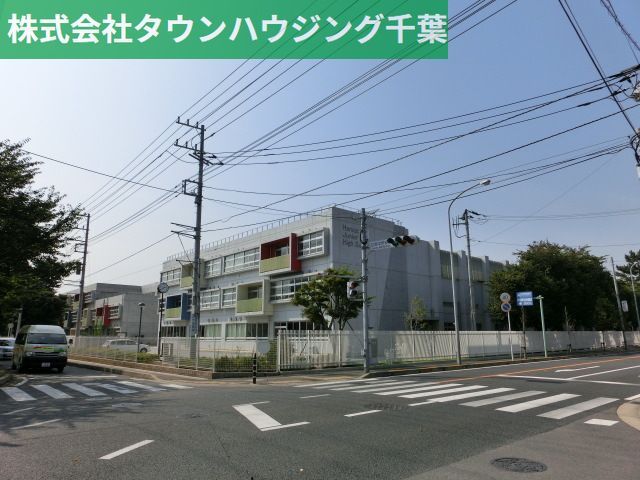 中学校　花園中学校（中学校）まで720m