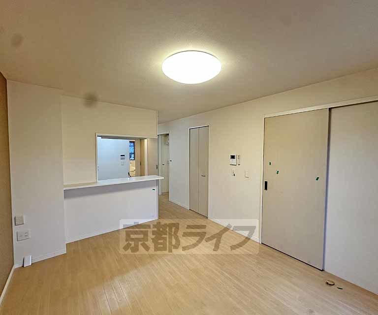 ＪＲ山陰本線 八木駅 徒歩13分 2階建 築12年の居間写真