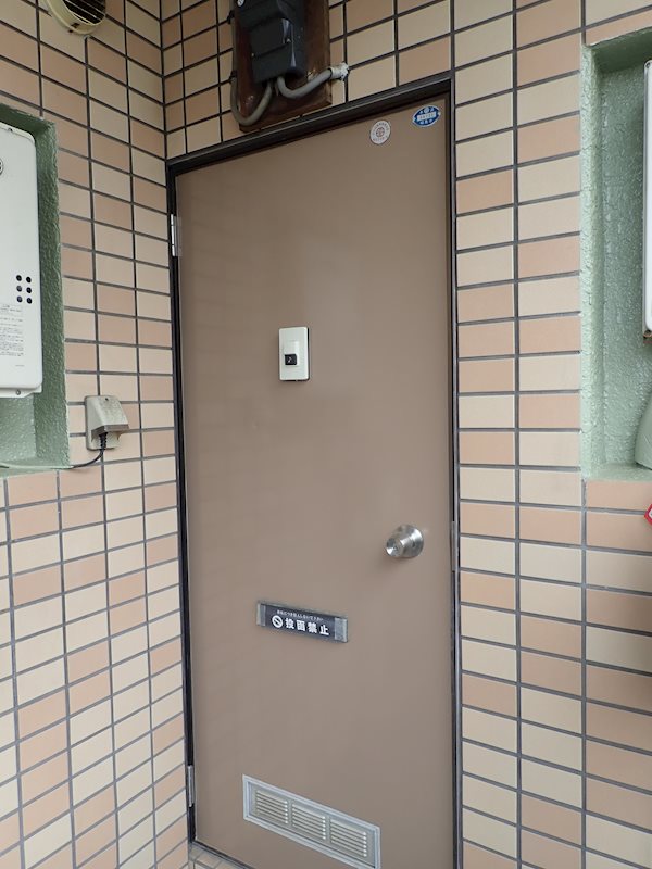 玄関　玄関内