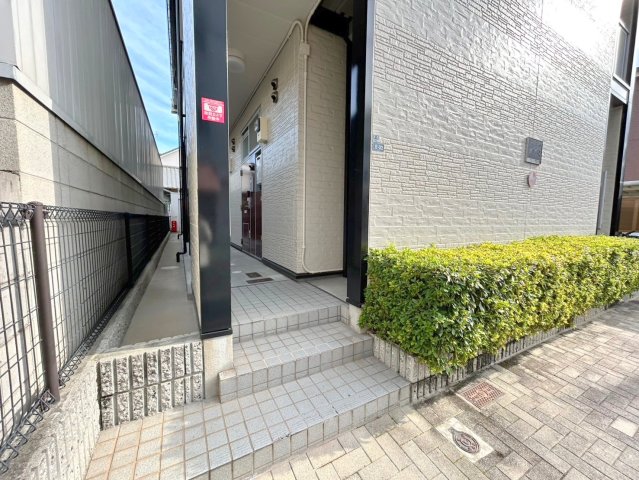 エントランス　綺麗なエントランスです。