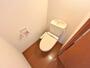 トイレ　綺麗なトイレにはウォシュレット標準装備です。