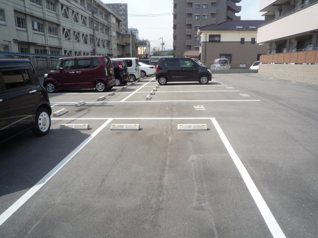 駐車場　車をお持ちの方に嬉しい駐車場付きの物件です