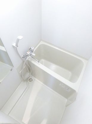 バス・シャワールーム　※別部屋の参考画像です