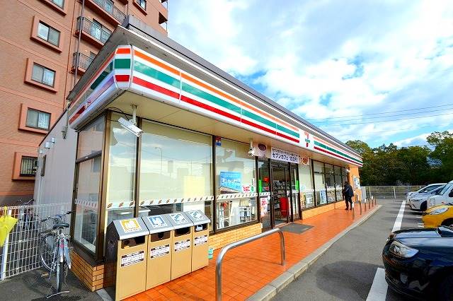 コンビニ　セブンイレブン広島川内2丁目店（コンビニ）まで650m