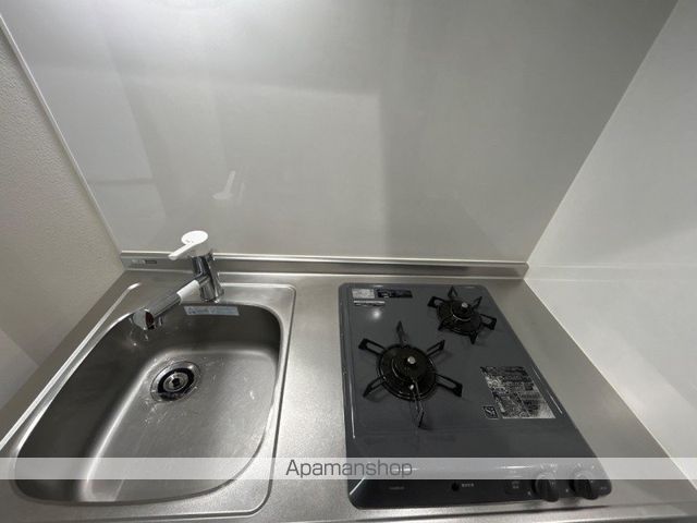 ＪＲ京浜東北線 川崎駅 徒歩10分 4階建 築8年のキッチン写真