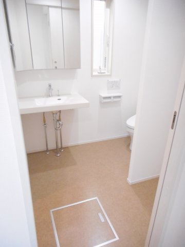 洗面設備　コンパクトで使いやすい洗面所