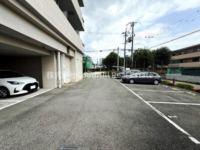 駐車場　スプランディッド三国II