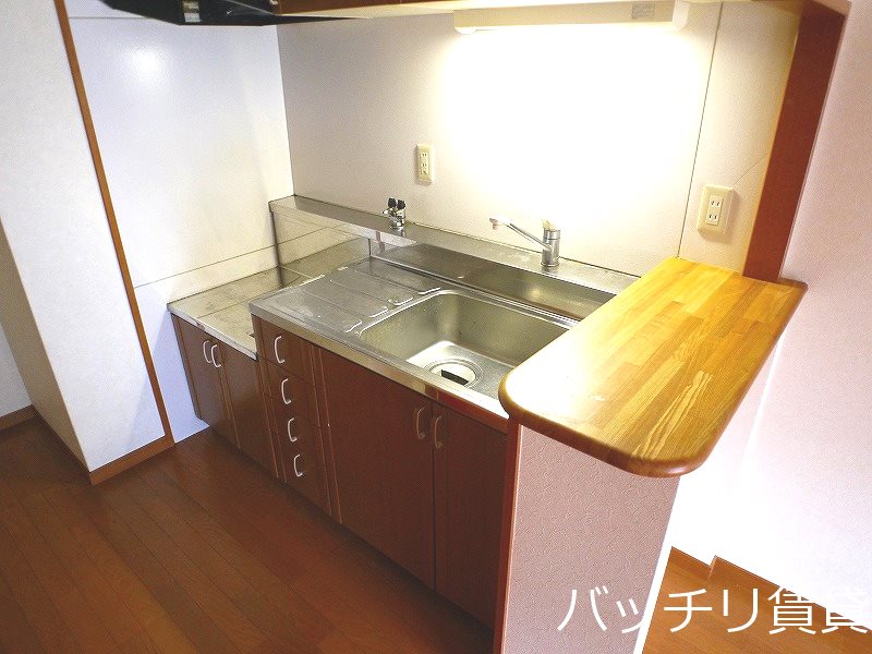 キッチン　＊画像は別部屋の為イメージ、現状を優先致します