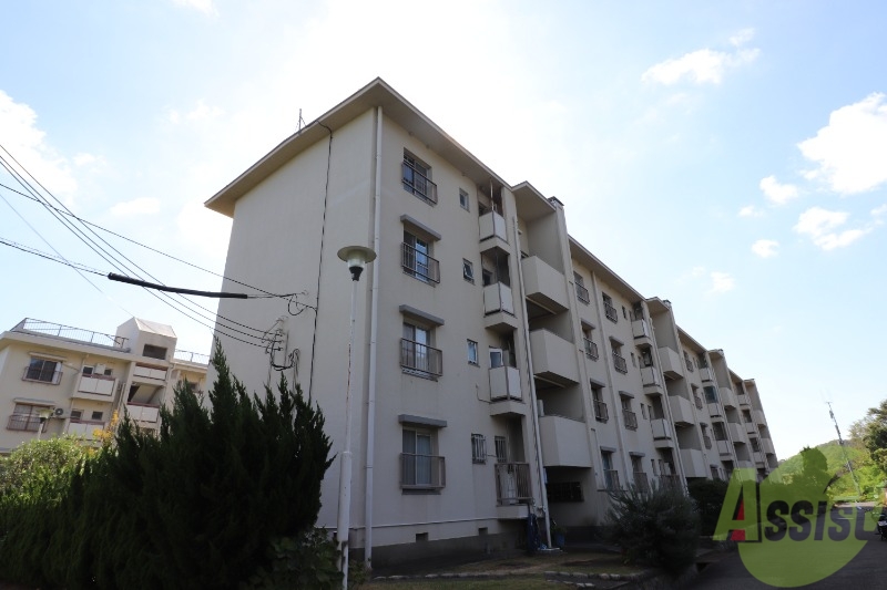 高尾台住宅2号棟の外観写真
