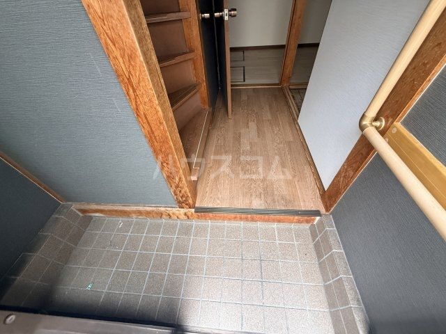 下京薬園町貸家の玄関写真