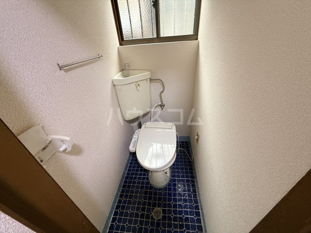 下京薬園町貸家のトイレ写真
