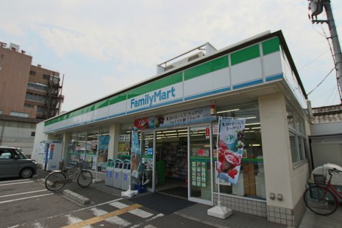 コンビニ　ファミリーマート 東大阪足代北一丁目店（コンビニ）まで411m