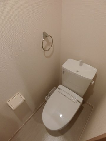 ＪＲ常磐線 柏駅 徒歩10分 3階建 築13年のトイレ写真