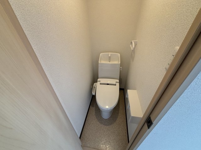 ＪＲ山陽本線 網干駅 徒歩15分 10階建 築34年のトイレ写真