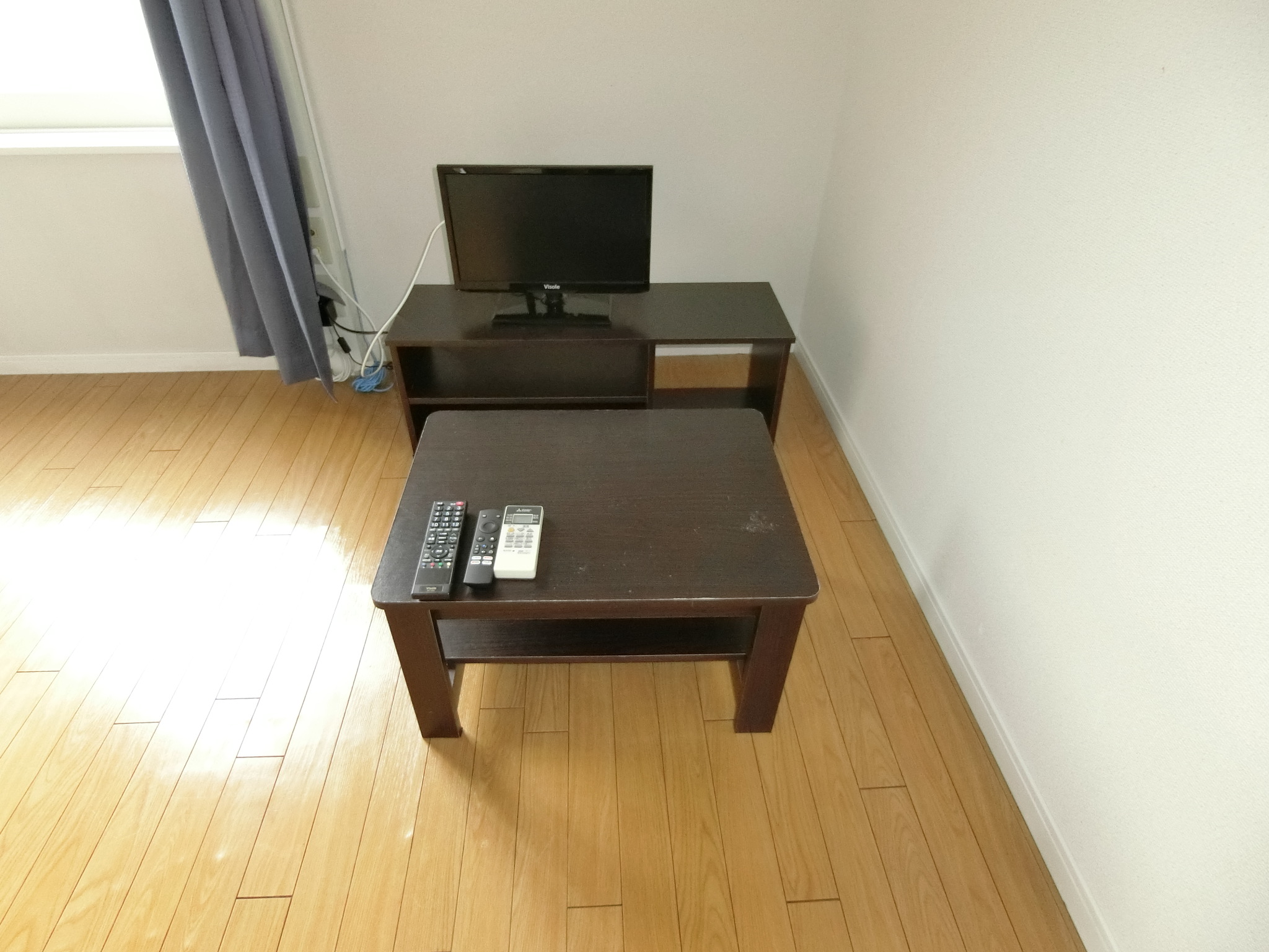 その他設備　テレビとテレビ台・ローテーブル備付です。